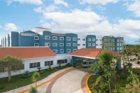 Courtyard Cancun Airport