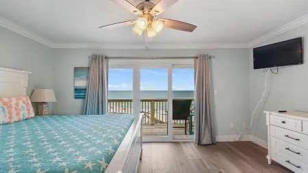 Gulf Front/Recently  Renovated!  A4- BelleVue at Seacliffs