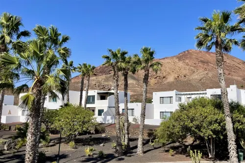 Palmeras Garden - parking