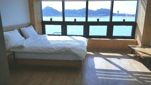 Gunsan Sunset Sea Pension - 膳食民宿