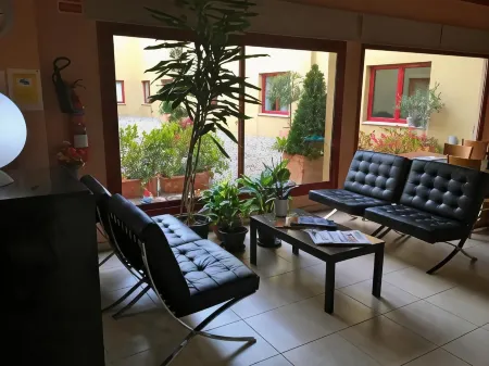 Hotel Jonquera Отели в г. Дарниус