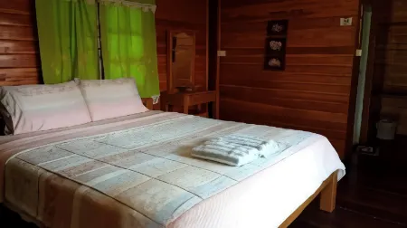 Baanraimaetha Resort Отели в г. Mae Tha