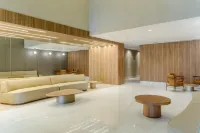 Apts in a Building With Pool and Gym - GRL