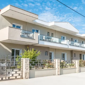 Lagaria Luxury Rooms & Apartments