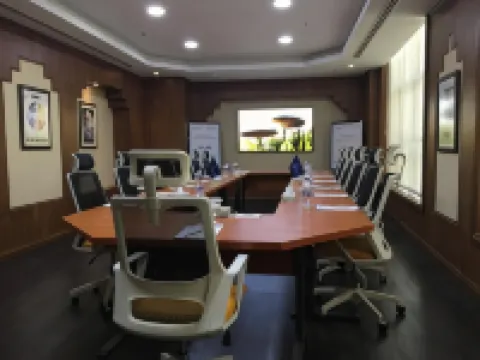 Golden Tulip Headington