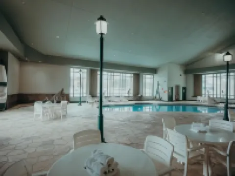 Wildwood Lodge Hotels in Pewaukee