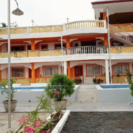 Palm Grove Saud Holiday Complex Hotel