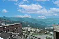 Xijiang Wanghao Chinese Inn (Qianhu Miao Village West Gate Tourist Service Center) - Bãi đậu xe