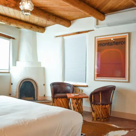 The Parador Farmhand 1 Downtown