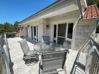 Enjoy KRK waterfalls, sun, beach and sea: Domicile Sunce Krka Studio - Homestays