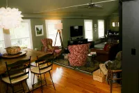 Rare deluxe 1 bdrm w/views of the Covered Bridge