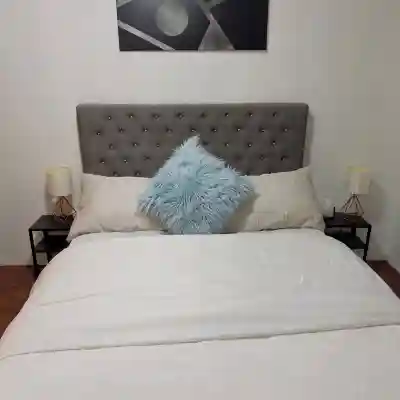 9 minutes from the airport cozy basement Rooms