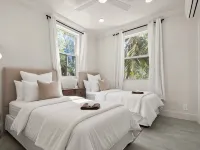 Lo Key Estate Private 7Br Coco Bay Compound Sleeps 16