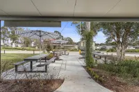 Crows Nest Tourist Park - Pet friendly