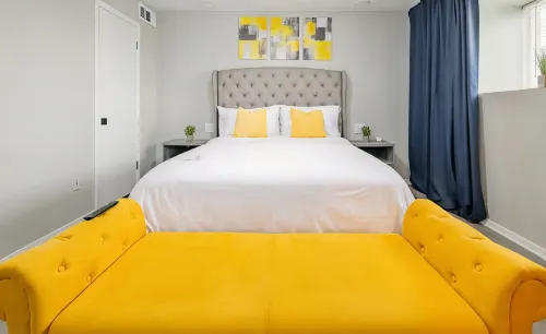 Beautiful Contemporary Suite #02