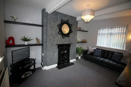 Beautiful House /Free parking 10min fromCity  Centre. - Bungalows