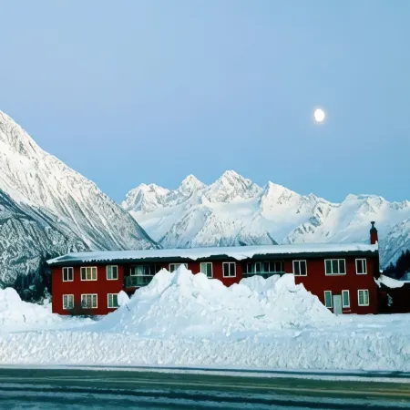 Totem Hotel and Suites
