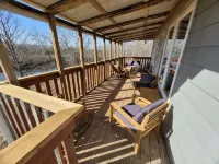 Prince Edward County Pond-Side Getaway! Family-friendly private oasis!