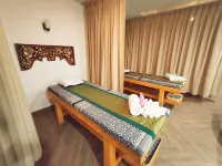 Vannee Golden Sands Beachfront Resort - spa