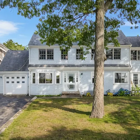 Beautiful waterfront property and steps away from multiple beaches