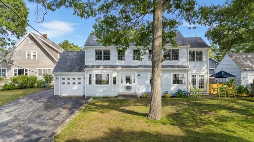 Beautiful waterfront property and steps away from multiple beaches