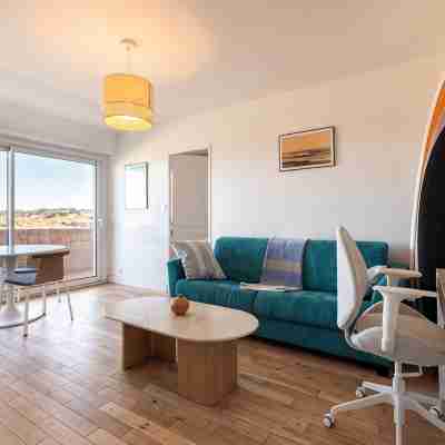 Premium oceanfront apartment. Ideal for couples or small families. Others
