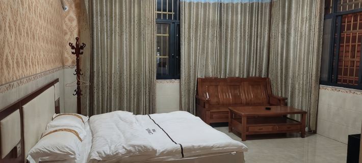 Longlin Huashun Homestay Hotels in Longlin