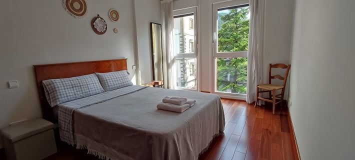 Charming, with views, comfortable and centrally located. Close to the river and the National Park. Hotéis em Sobrarbe