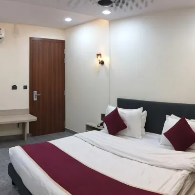 Hotel The Crown Prince Hotels near Hanuman Ji Mandir