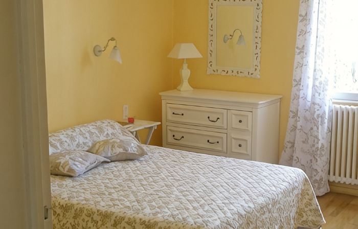 Villa Avec Piscine au Pied du Ventoux. Animaux de Compagnie Acceptés!