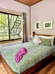 Birdwatcher’s Base in Monteverde – 2Br + Balcony, Walk to Curi-Cancha Reserve