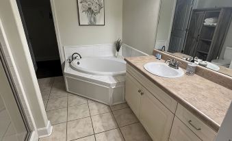 Home Sweet Home 3/2 Townhome Close to Downtown Thomasville