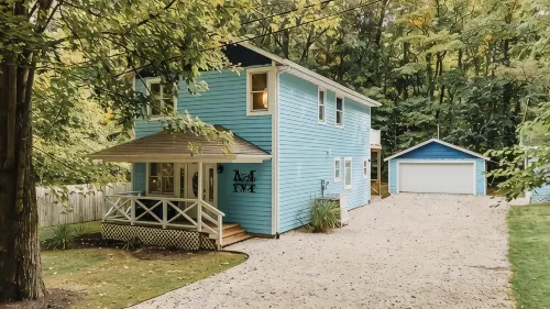 New, pet friendly home, only a 2 minute drive to Lake Mich. with beach access