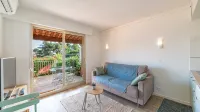 Tiny house, private garden, pool, tennis, parking - Homestays