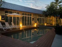 Arch Studio Cenang - 2-Star