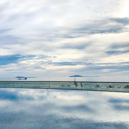 Luoke Platinum Sea View Hotel