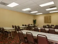 Days Inn & Suites by Wyndham Huntsville Hotels in Walker County