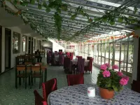 Qilian Wangzhuoyuan Farm Stay - Breakfast