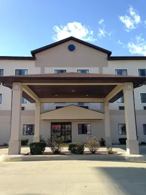 Quality Inn & Suites Salem Near I-57