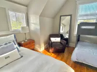 Quaint Bald Head Island Cottage close to East Beach with access to BHI Club - 4성급