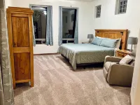 Spacious Home with private pickleball court, close to all Lake Powell activities - Gym