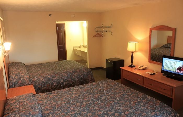 Landmark Inn