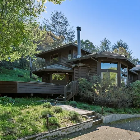 Romantic Lodge in Point Reyes-Inverness: Picturesque Retreat