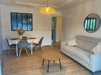 Charming one-bedroom apartment close to Conleau - مطابخ