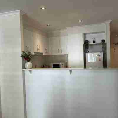 Merivale stay in South Brisbane two beds two baths one parking Others