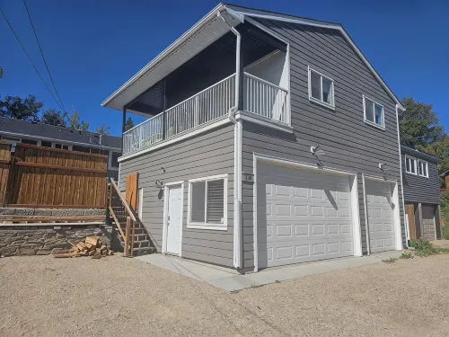 New carriage suite Calgary NW close to UofC - บังกะโล