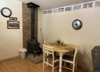 Welcome to Lainees Lounge - Homestays