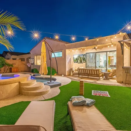 KC Oasis POOL W/ HOT Tub Family fun for ALL