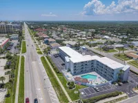 Salty Surfer Beach Getaway studio in New Smyrna Beach - 2-Star