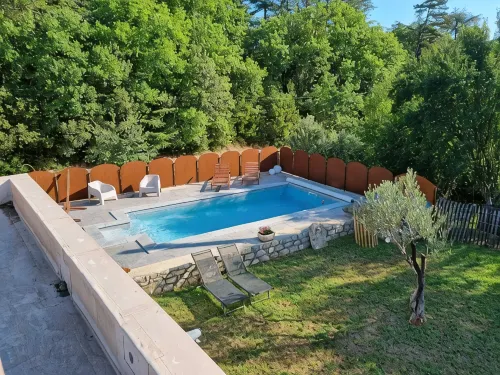 Atypical family home in the Ardèche. Sleeps 6 Calm and relaxation guaranteed. - Homestays